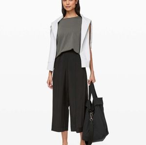 Lululemon Seek Softness mid rise Crop